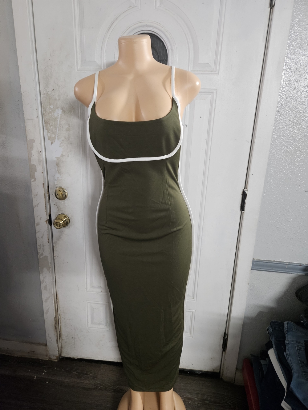 Olive Green Maxi Dress with White Trim and Adjustable Straps - Picture 6 of 8